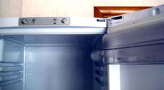 Перевесить двери холодильника в Серпухове | Вызов мастера по холодильникам на дом